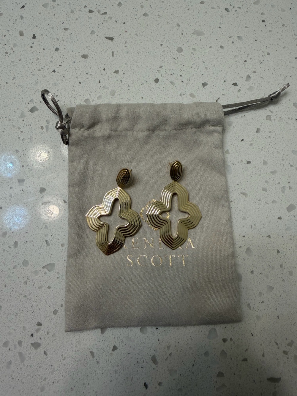 Kendra Scott Abbie Metal Statement Earring in Gold